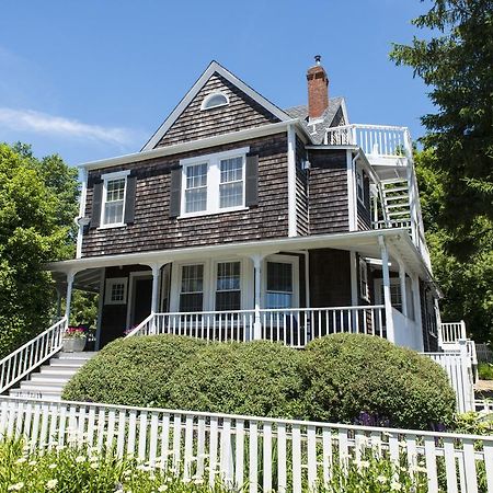 Crocker House Inn Vineyard Haven Exterior photo